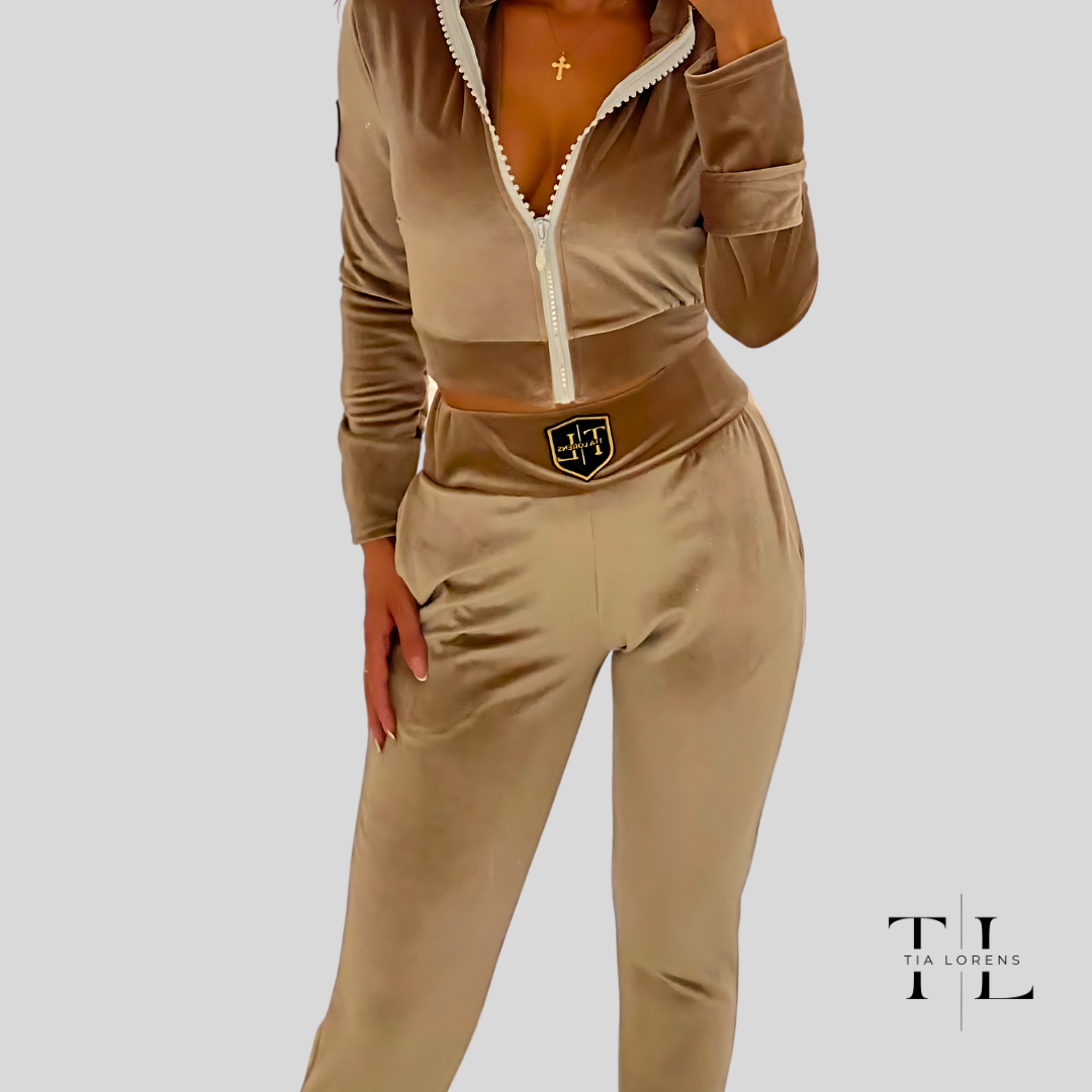 Tia Lorens Gold Luxe Plush