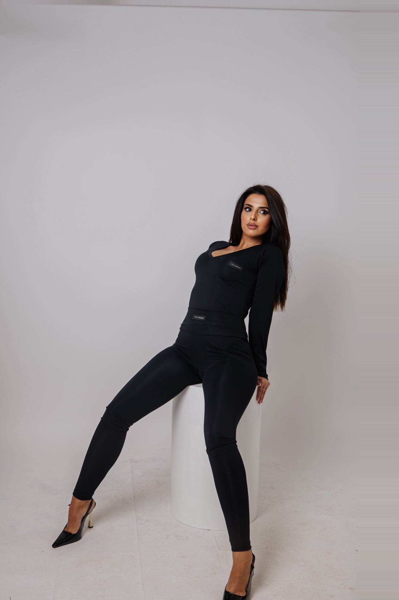 Tia Lorens Black Luxe Set – 5