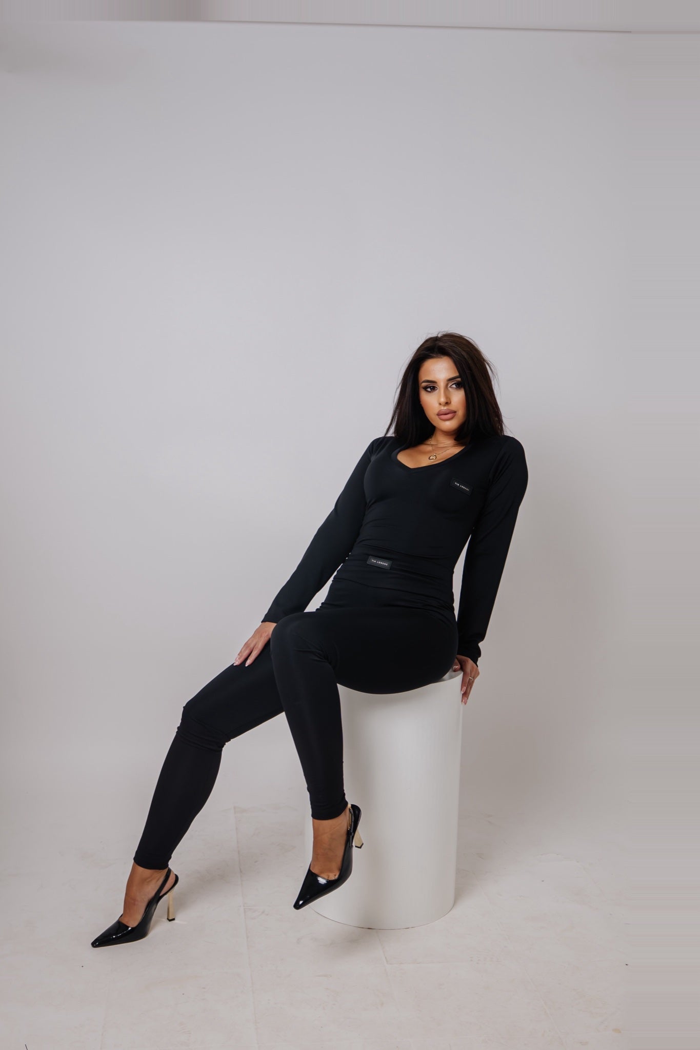 Tia Lorens Black Luxe Set – 7