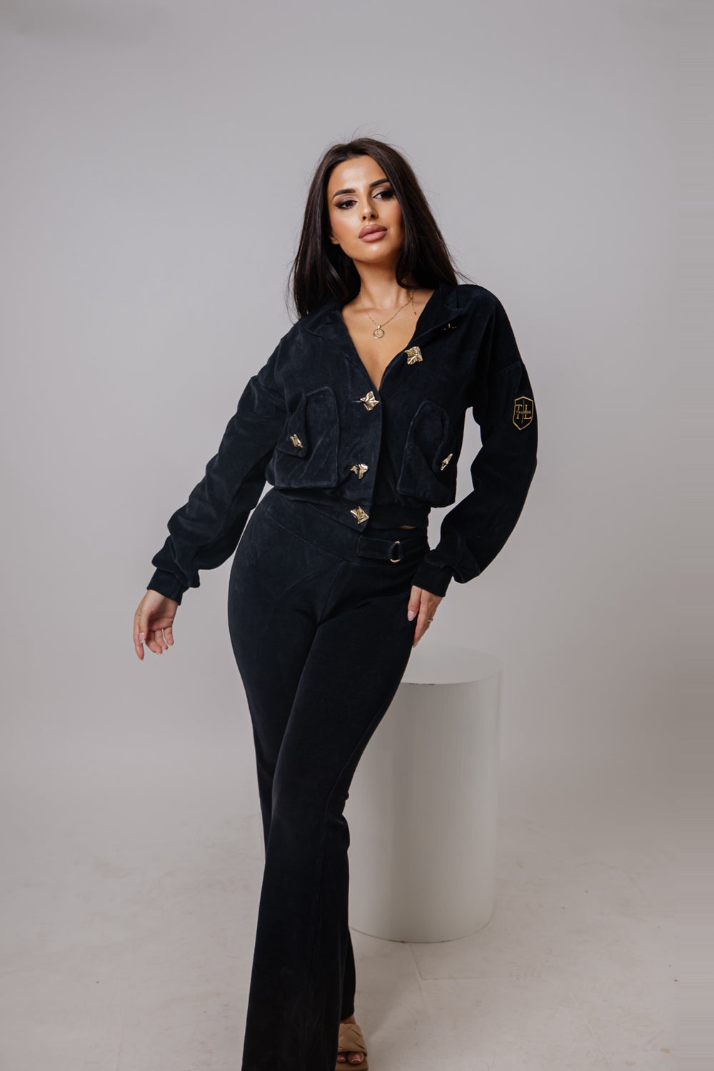 Velvet Luxe Plush Set – Black